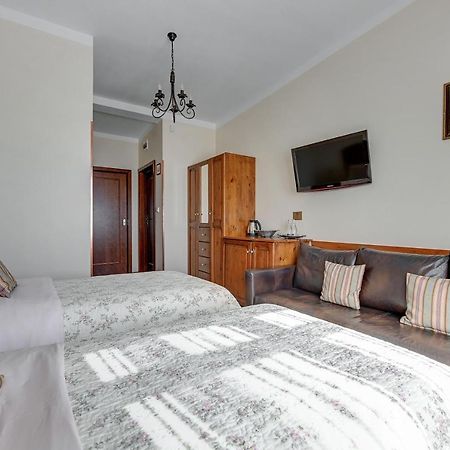 Villa & Restaurant Admiral Nelson Хел Екстериор снимка