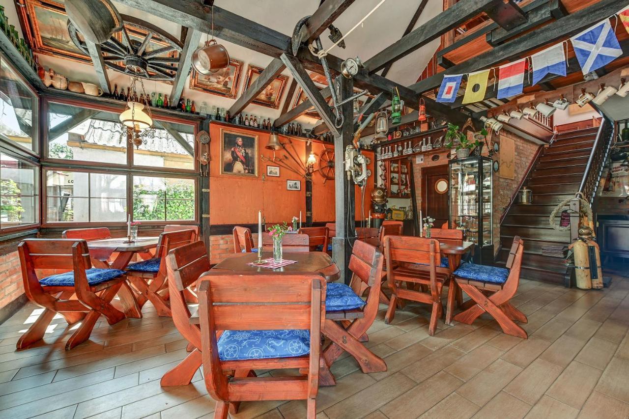 Villa & Restaurant Admiral Nelson Хел Екстериор снимка