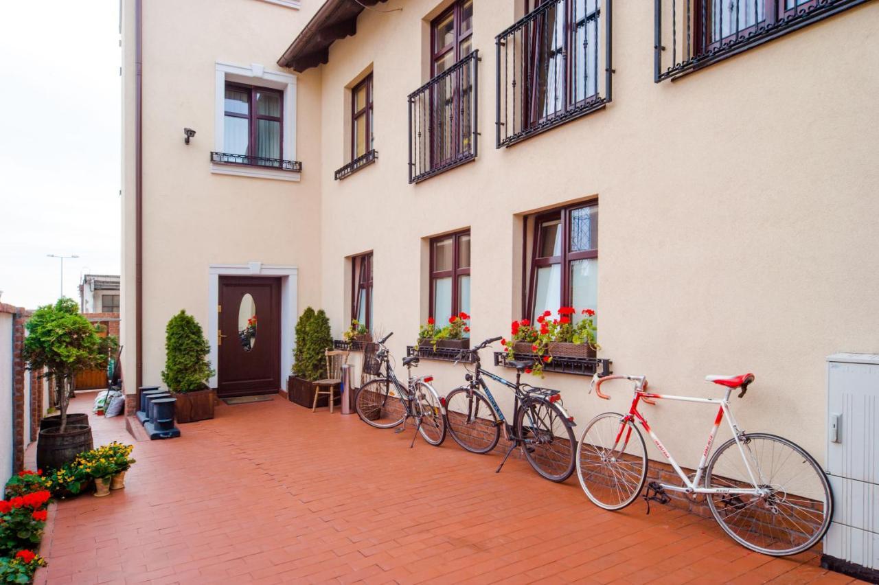 Villa & Restaurant Admiral Nelson Хел Екстериор снимка