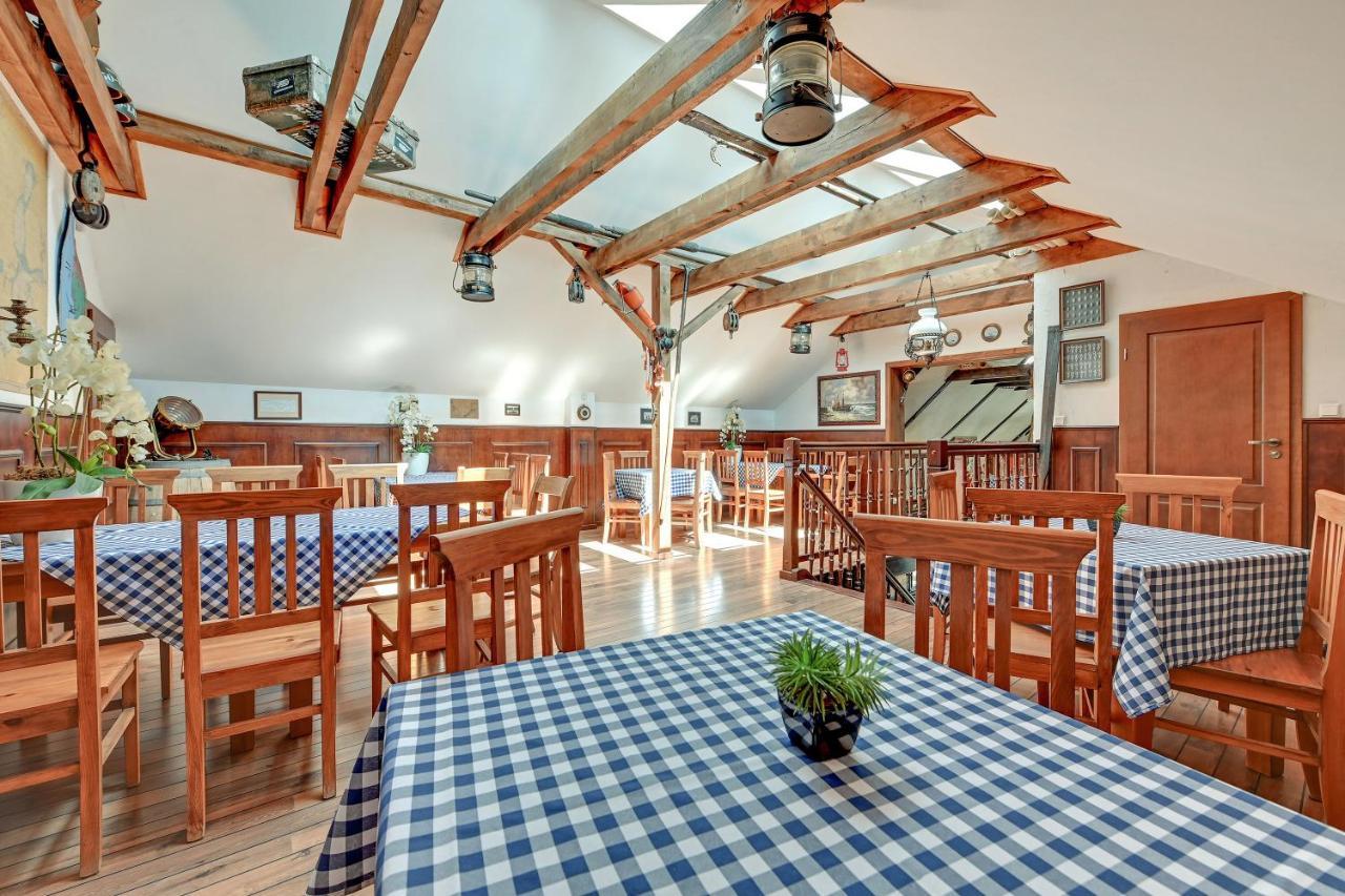 Villa & Restaurant Admiral Nelson Хел Екстериор снимка