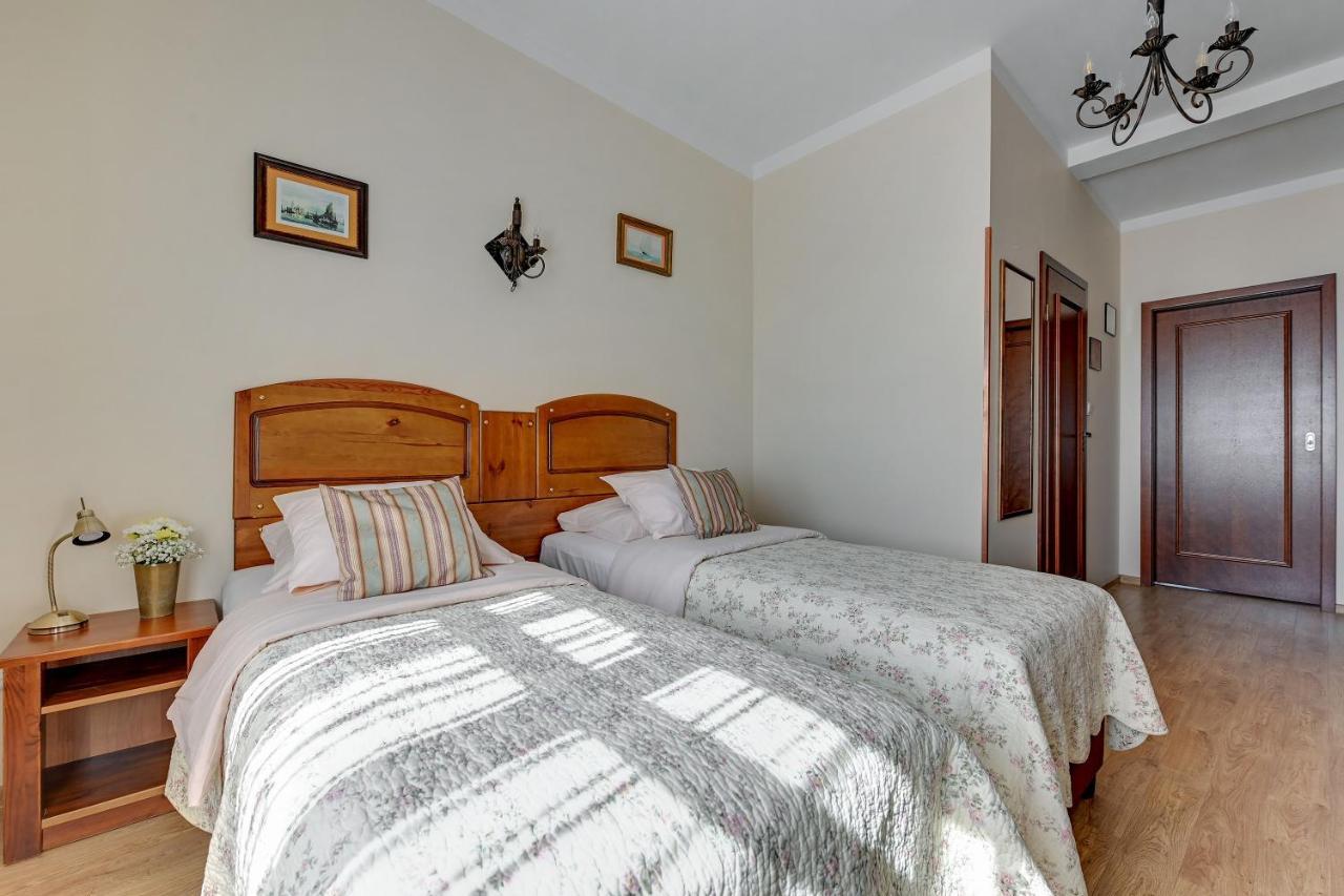 Villa & Restaurant Admiral Nelson Хел Екстериор снимка