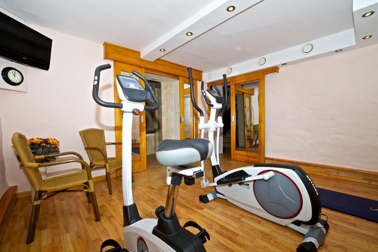 Villa & Restaurant Admiral Nelson Хел Екстериор снимка