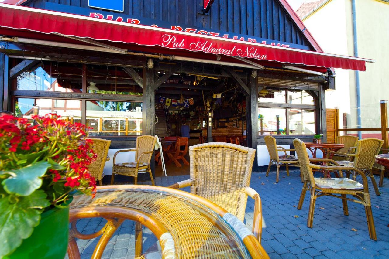 Villa & Restaurant Admiral Nelson Хел Екстериор снимка