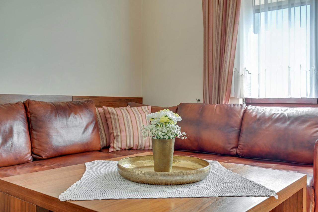 Villa & Restaurant Admiral Nelson Хел Екстериор снимка