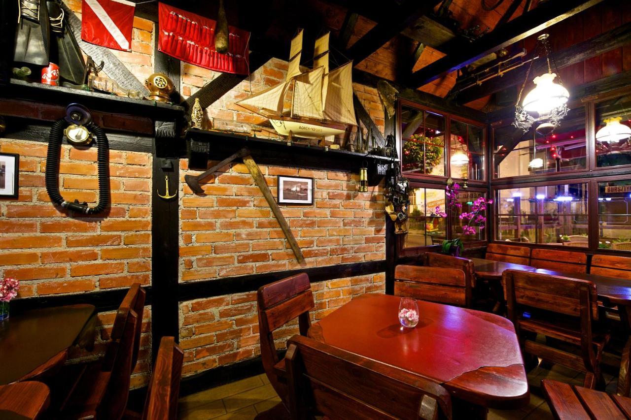 Villa & Restaurant Admiral Nelson Хел Екстериор снимка