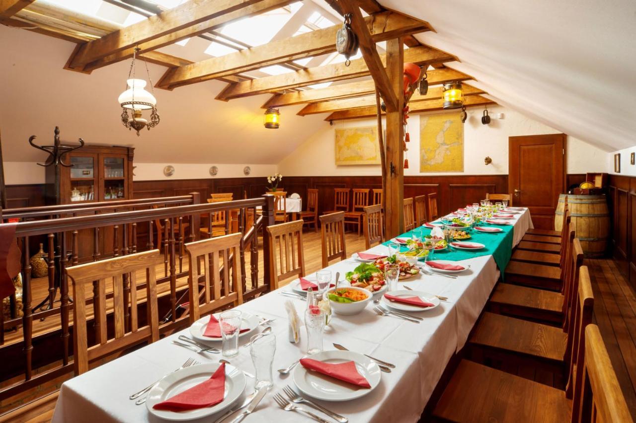 Villa & Restaurant Admiral Nelson Хел Екстериор снимка